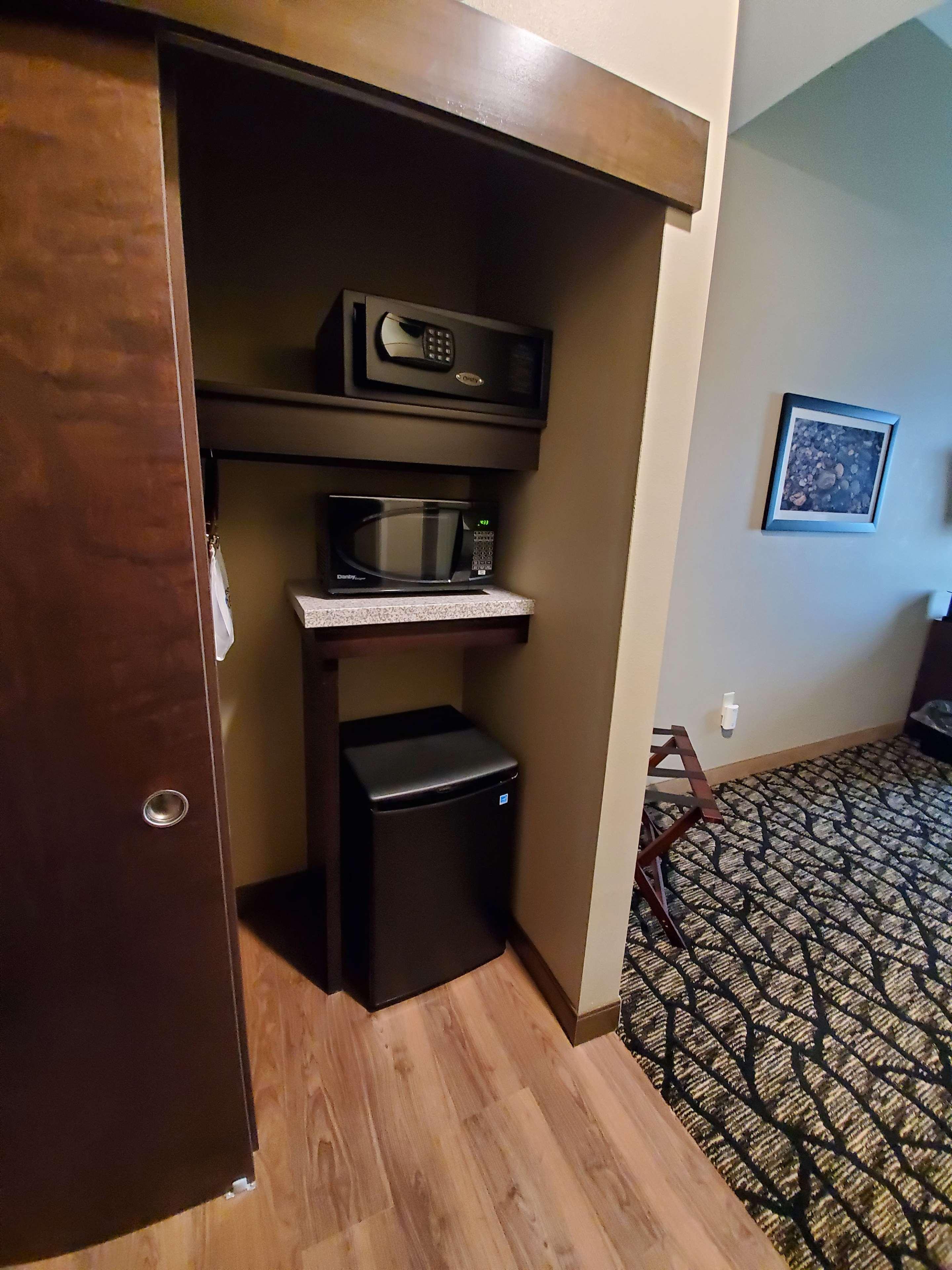 Best Western Plus Lakeview Hotel Madison Εξωτερικό φωτογραφία