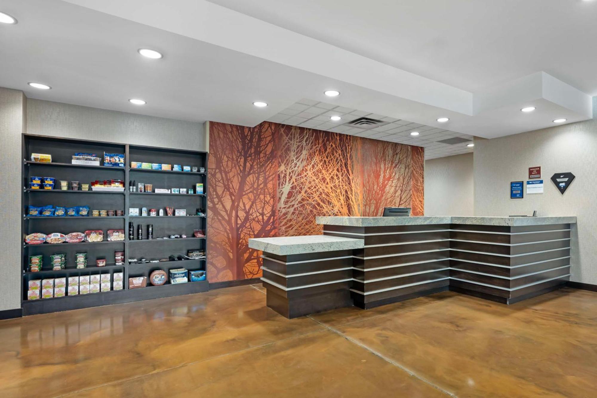Best Western Plus Lakeview Hotel Madison Εξωτερικό φωτογραφία