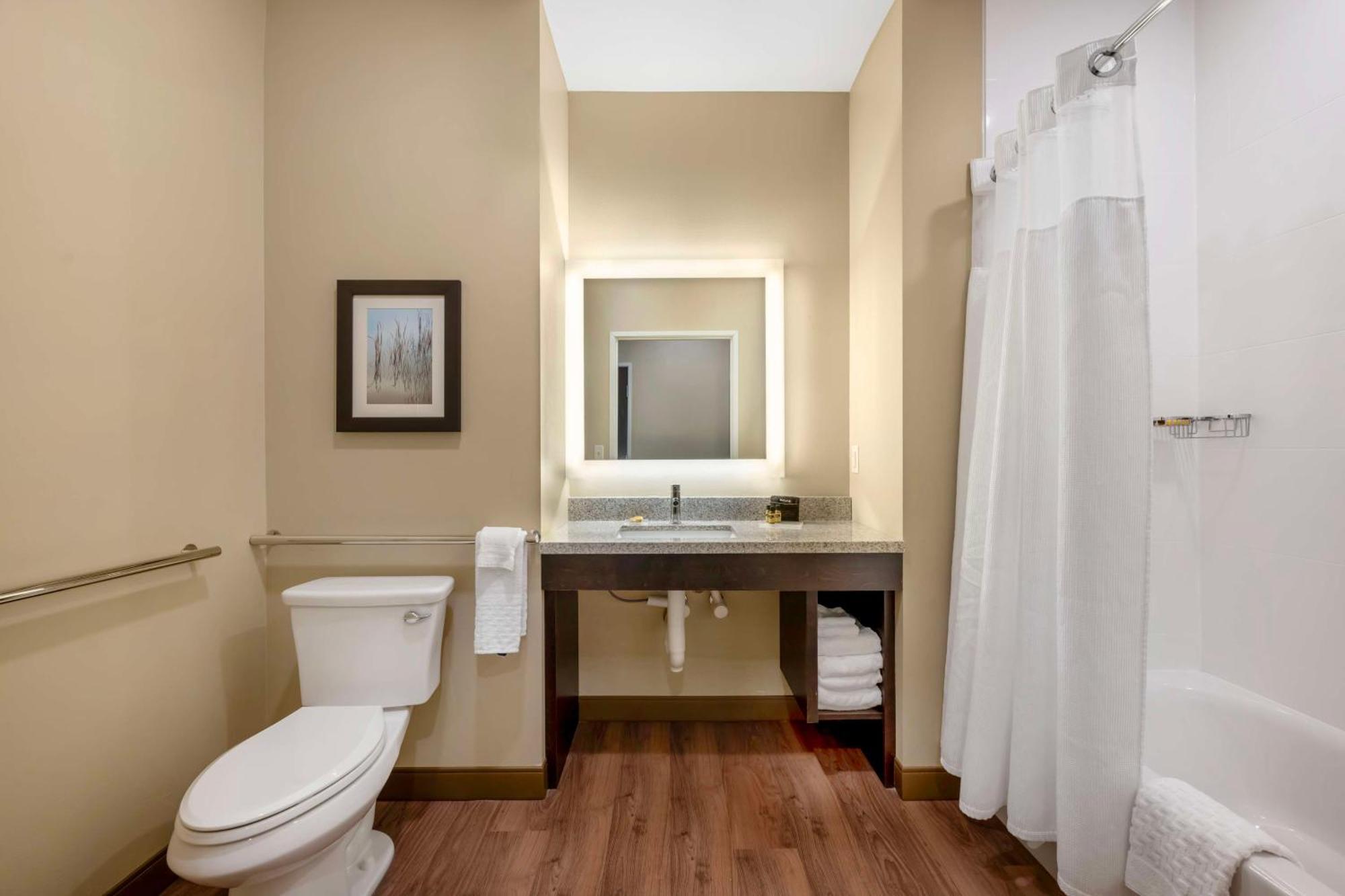 Best Western Plus Lakeview Hotel Madison Εξωτερικό φωτογραφία