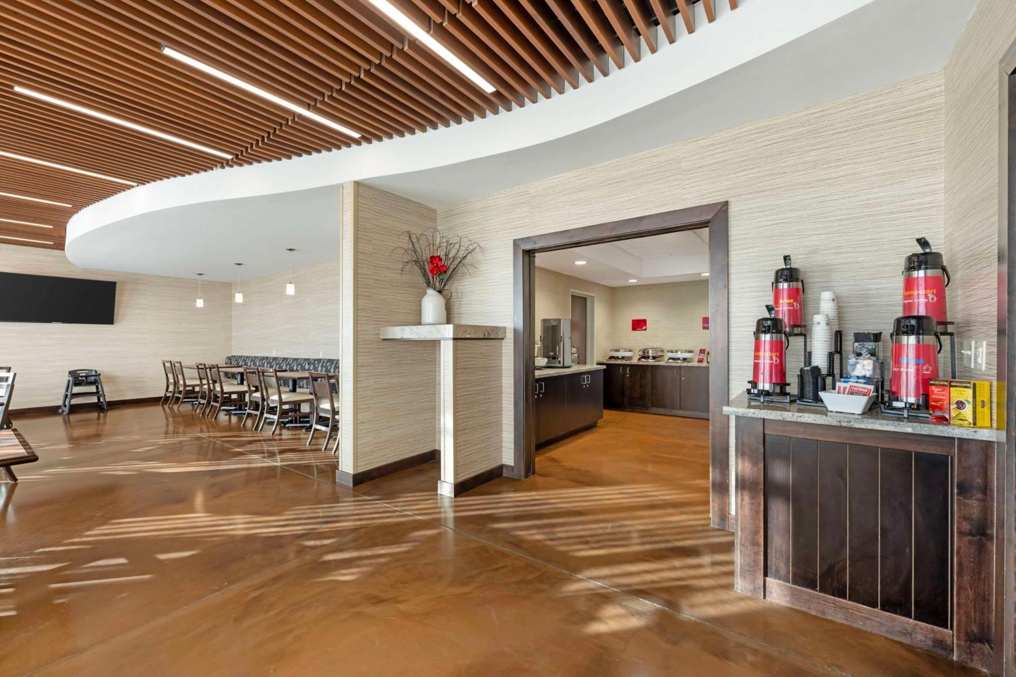 Best Western Plus Lakeview Hotel Madison Εξωτερικό φωτογραφία