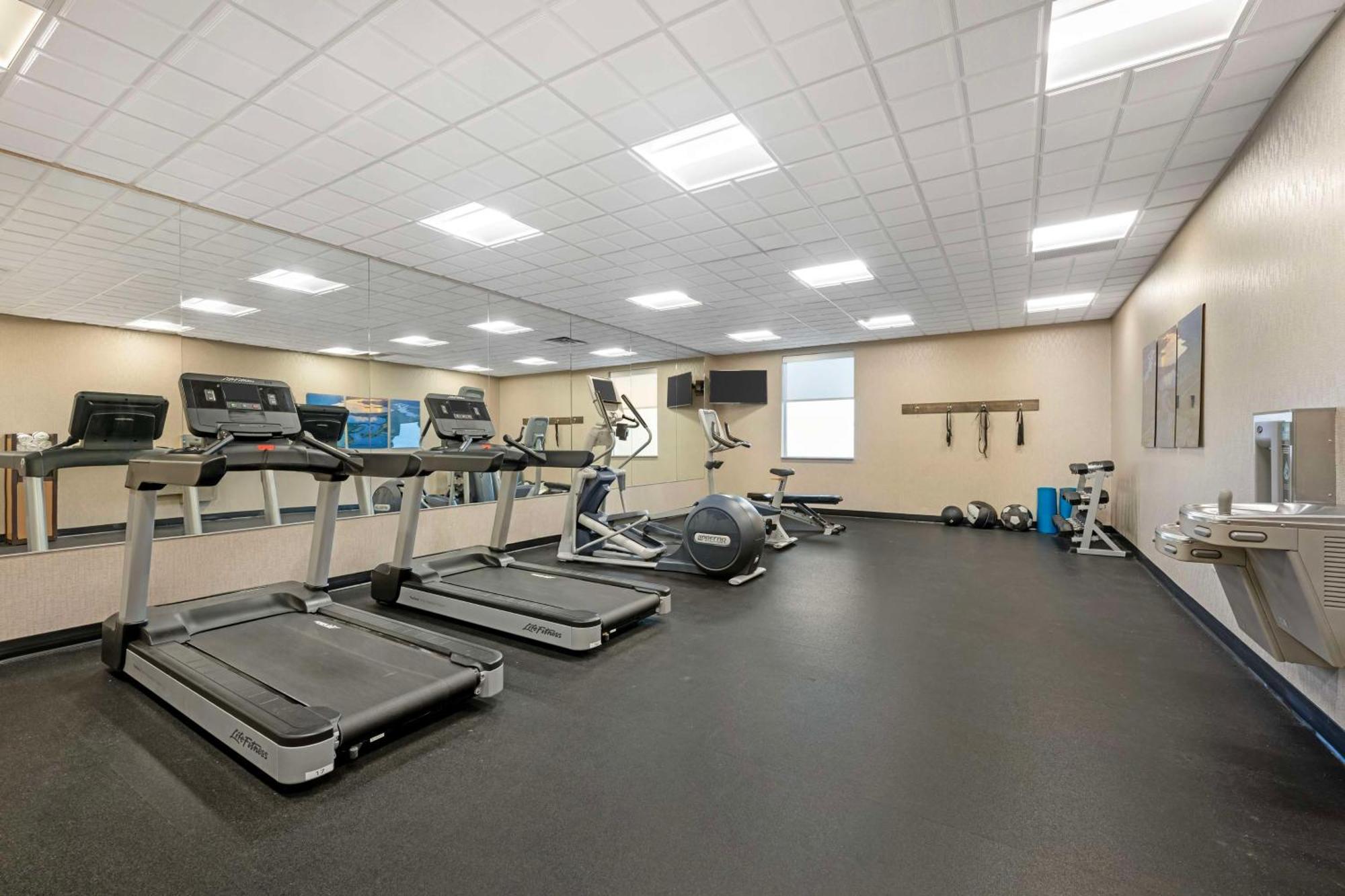 Best Western Plus Lakeview Hotel Madison Εξωτερικό φωτογραφία