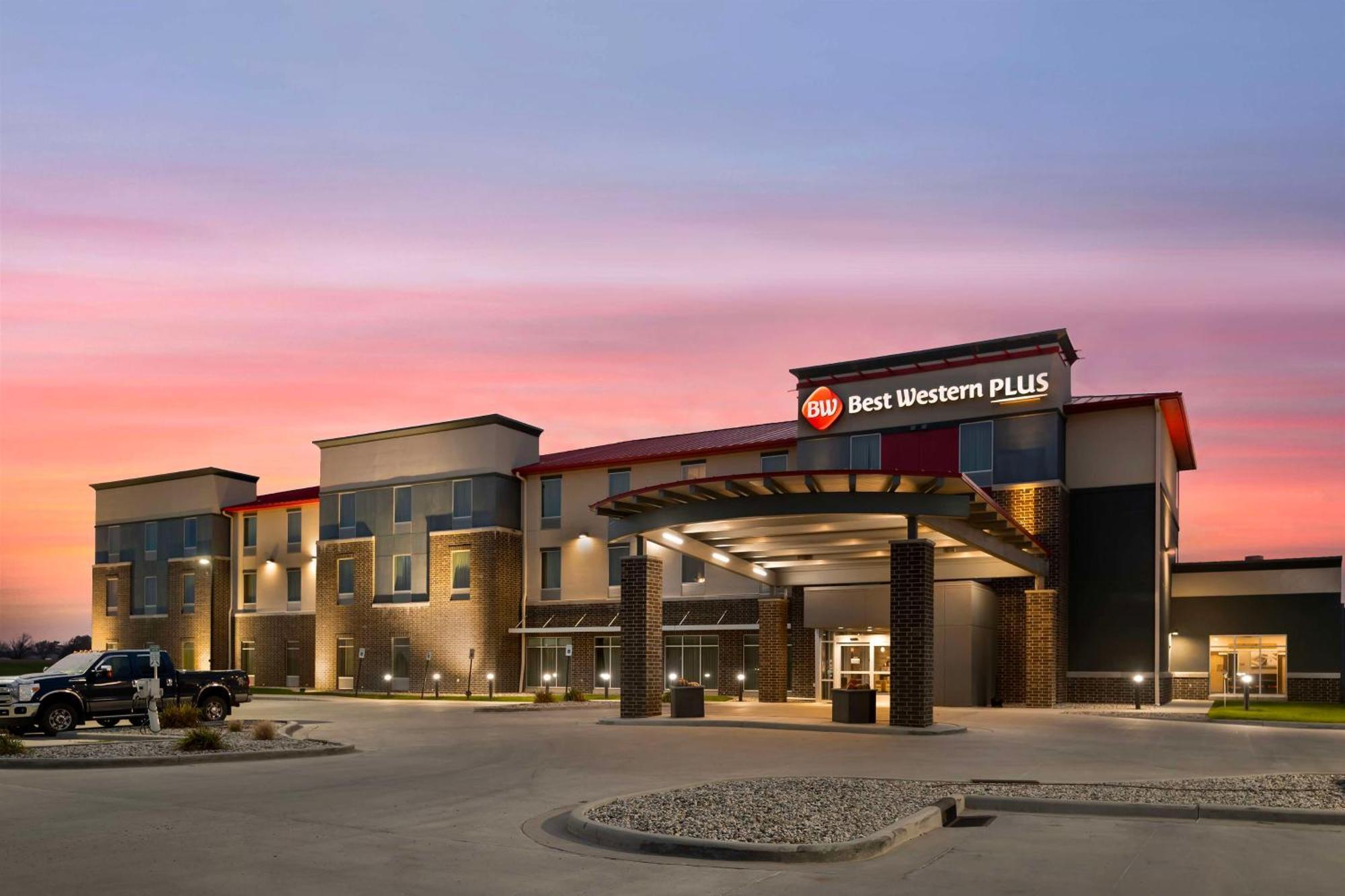 Best Western Plus Lakeview Hotel Madison Εξωτερικό φωτογραφία